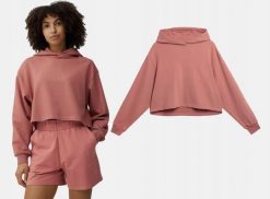 BLUZA DAMSKA 4F DRESOWA Z KAPTUREM CROP-TOP TSWSF244 KOLOR RÓŻOWY. Czerwone bluzy damskie 4f, l, bez wzorów, z bawełny, z kapturem, do biegania. Za 59.90 zł.