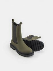 Botki - khaki. Brązowe botki damskie Sinsay, ze skóry, bez obcasa, bez zapięcia. Za 129.99 zł.