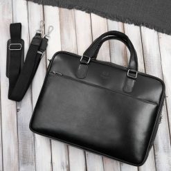 Męska torba skórzana na dokumenty czarna Paolo Peruzzi T-145-BL. Czarne torby na laptopa męskie z aplikacjami, ze skóry. Za 439.00 zł.