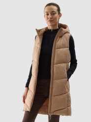 4F Długi bezrękawnik puchowy z wypełnieniem syntetycznym damski - beżowy XXL. Brązowe kurtki damskie 4f, xs, bez wzorów, z poliesteru, z kapturem. W wyprzedaży za 149.99 zł.