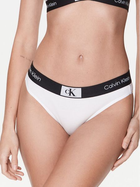 Calvin Klein Underwear Figi klasyczne 000QF7222E Biały. Białe figi damskie Calvin Klein Underwear, s, bez wzorów, z bawełny. Za 66.99 zł.