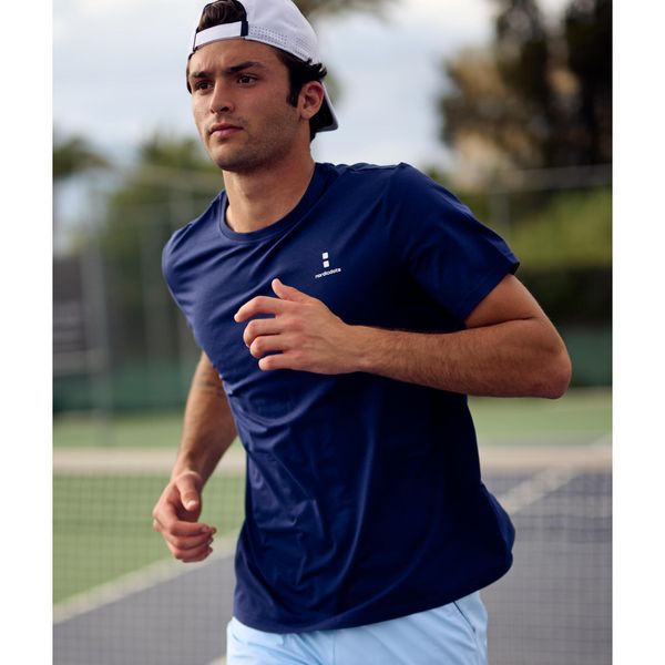 Modalna koszulka męska Comfort. Niebieskie koszulki sportowe męskie NORDICDOTS, l, bez wzorów, bez kołnierzyka, bez ramiączek. Za 190.00 zł.