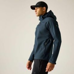 Męska wodoodporna kurtka softshell Arana z kapturem. Niebieskie kurtki męskie Regatta, m, bez wzorów, z elastanu, z kapturem. W wyprzedaży za 329.99 zł.