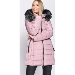 Różowa Kurtka Diminish. Czerwone kurtki damskie Born2be, na jesień. Za 189.99 zł.