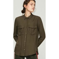 Koszula z kieszeniami - Khaki. Koszule damskie marki Sinsay. W wyprzedaży za 39.99 zł.