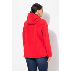 Damskie Kurtka softshellowa HYPRAR hydrofobowa guziki-kołki. Czerwone kurtki sportowe damskie Ulla Popken, plus size, bez wzorów, z materiału, bez kaptura, trekkingowe. W wyprzedaży za 383.99 zł.