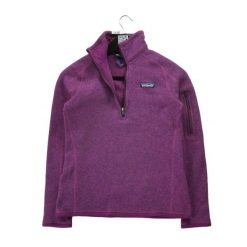 Second life - Lepszy Sweter Damski z Polarowym Kołnierzem - Jak nowy. Fioletowe swetry damskie Patagonia, bez wzorów, z polaru, sportowe, bez kołnierzyka, bez ramiączek, bez kaptura. Za 253.76 zł.