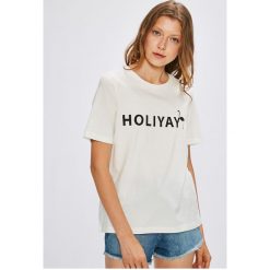Vero Moda - Top Vacation. Białe t-shirty damskie Vero Moda, l, bez wzorów, z bawełny, bez kołnierzyka. W wyprzedaży za 29.90 zł.