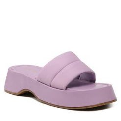 Klapki DeeZee. Fioletowe klapki damskie DeeZee, bez wzorów, bez obcasa. Za 149.99 zł.
