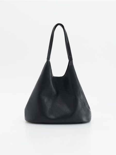Torebka hobo - czarny. Czarne torebki do ręki damskie Reserved, bez wzorów, ze skóry, bez dodatków. Za 159.99 zł.