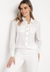 Biała Koszula o Klasycznym Fasonie z Perełkami Novellia. Białe bluzki damskie Born2be, m, bez wzorów, eleganckie, bez kołnierzyka, bez ramiączek. Za 139.99 zł.