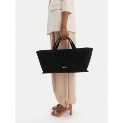 Torebka GINO ROSSI. Czarne torebki do ręki damskie Gino Rossi, bez wzorów, klasyczne, bez dodatków. Za 499.99 zł.