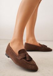 Ciemnobrązowe Mokasyny VICES z Ażurową Cholewką i Frędzlami Hyrilea. Brązowe mokasyny damskie Renee, z jeansu, boho. Za 89.99 zł.