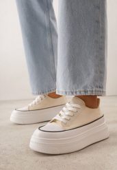 Beżowe Trampki VICES na Grubej Podeszwie Zdobione Lamówką Riosara. Brązowe obuwie sportowe damskie Born2be, z aplikacjami, z jeansu, eleganckie, bez zapięcia. Za 89.99 zł.