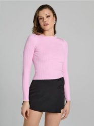 Sweter w prążek - różowy. Czerwone swetry damskie Sinsay, l, bez wzorów, z materiału, bez kołnierzyka, bez ramiączek, bez kaptura. W wyprzedaży za 17.99 zł.