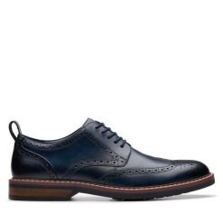 Półbuty Clarks. Niebieskie eleganckie półbuty Clarks, wizytowe, bez zapięcia. Za 409.99 zł.