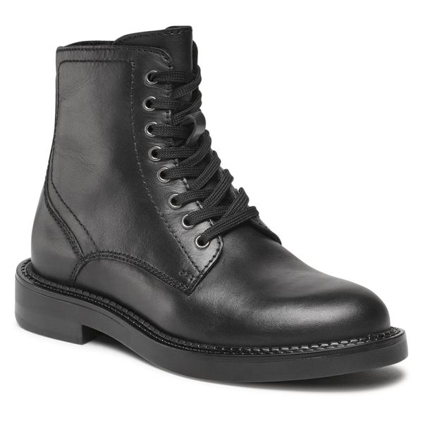 Trzewiki Lasocki. Czarne botki damskie Lasocki, bez obcasa, na płaskiej podeszwie, bez zapięcia. Za 249.99 zł.