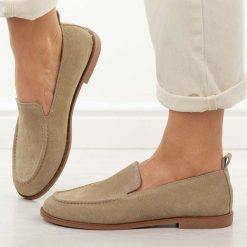 Piaskowe skórzane mokasyny damskie T.Sokolski w26-123. Brązowe mokasyny damskie Sokolski, z jeansu, biznesowe. W wyprzedaży za 206.10 zł.