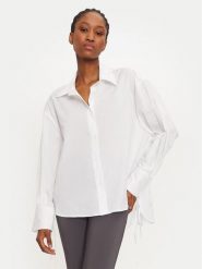 ViCOLO Koszula TS0336 Biały Regular Fit. Białe bluzki damskie ViCOLO, l, bez wzorów, z bawełny, bez kołnierzyka, bez ramiączek. Za 319.99 zł.