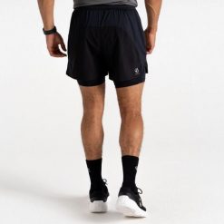 Szorty Dare 2B Movement II. Czarne szorty męskie Dare 2b, l, bez wzorów, z materiału. Za 229.99 zł.