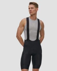 Spodenki rowerowe męskie X-Bionic Corefusion Ride Gravel Bib Shorts B120. Czarne krótkie spodenki sportowe męskie X Bionic, l, bez wzorów, z materiału, na fitness i siłownię. Za 1,019.99 zł.