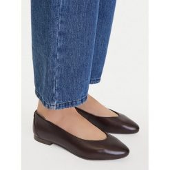 Baleriny Lasocki. Brązowe baleriny damskie Lasocki, bez wzorów, bez obcasa. Za 149.99 zł.