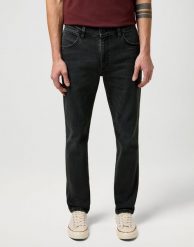 MESKIE SPODNIE WRANGLER LARSTON ASH 112373031. Spodnie materiałowe męskie Wrangler, l, bez wzorów, z jeansu. Za 219.99 zł.