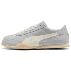 Buty sportowe damskie Puma Bella Ut Classic. Białe obuwie sportowe damskie Puma, bez wzorów, z zamszu. Za 590.00 zł.