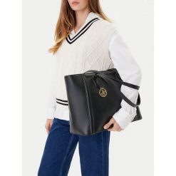 Torebka Beverly Hills Polo Club. Czarne torebki do ręki damskie Beverly Hills Polo Club, bez wzorów, bez dodatków. Za 229.99 zł.