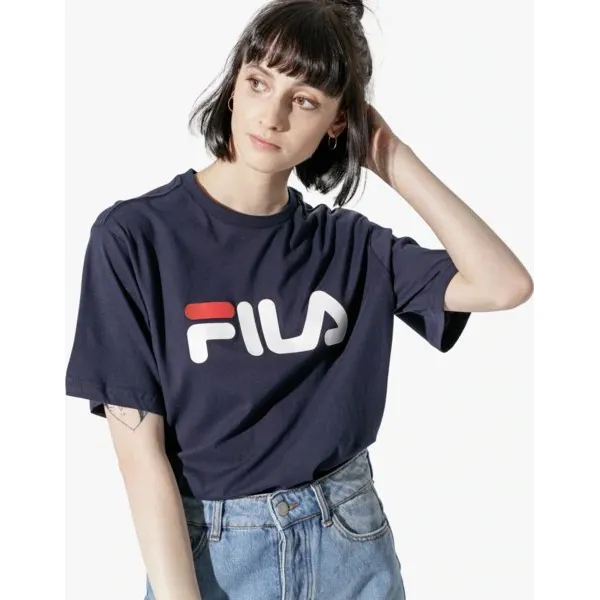 Fila Koszulka Ss Pure Short Sleeve Shirt Ww , granatowy, rozmiar XS. Niebieskie t-shirty damskie Fila, s, bez wzorów, z materiału, klasyczne, bez kołnierzyka. Za 129.99 zł.