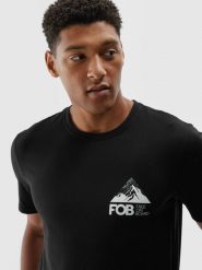 4F T-shirt regular z nadrukiem męski - czarny L. Czarne koszulki sportowe męskie 4f, l, bez wzorów, z bawełny, klasyczne, bez kołnierzyka. W wyprzedaży za 39.99 zł.