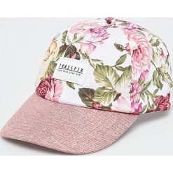 True Spin - Czapka Bloom. Szare czapki i kapelusze damskie True Spin, z bawełny. W wyprzedaży za 59.90 zł.