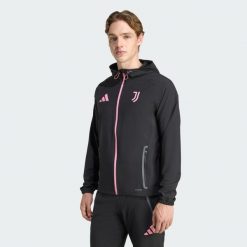 Kurtka podróżna Juventus Tiro 25 Competition Vis Tech. Czarne kurtki sportowe męskie Adidas, m, bez wzorów, z dresówki, do piłki nożnej. Za 399.00 zł.