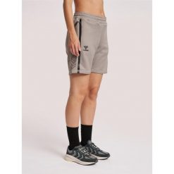 Szorty damskie Hummel Cima XK. Szare obuwie sportowe damskie Hummel, bez wzorów, z dresówki, na fitness i siłownię. W wyprzedaży za 180.00 zł.