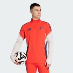 Bluza treningowa FC Bayern Tiro 25 Competition. Czerwone bluzy męskie Adidas, s, bez wzorów, z dresówki, bez kaptura. Za 329.00 zł.