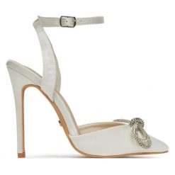 Sandały DeeZee. Czerwone sandały dziewczęce DeeZee, bez zapięcia. Za 79.99 zł.