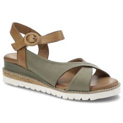 Zielone Sandały Artiker Wygodne Skórzane Buty. Zielone klapki damskie Artiker, bez wzorów, ze skóry, bez obcasa, na koturnie, bez zapięcia. Za 239.00 zł.