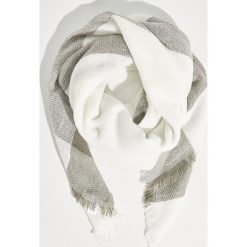 Szalik - Jasny szar. Szare szaliki i chusty damskie Sinsay. Za 24.99 zł.
