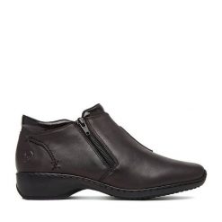 Botki Rieker. Brązowe botki damskie Rieker, bez obcasa, na płaskiej podeszwie, bez zapięcia. Za 369.99 zł.