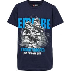 Koszulka "CM-50100" w kolorze granatowym. T-shirty dla chłopców marki LEGO Wear. W wyprzedaży za 29.95 zł.