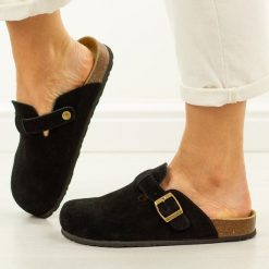Czarne skórzane klapki damskie Filippo Dk7918/26. Czarne klapki damskie Filippo, bez wzorów, z jeansu, casualowe, bez obcasa. Za 159.00 zł.