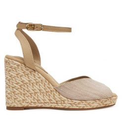 Espadryle Tommy Hilfiger. Brązowe sandały damskie Tommy Hilfiger, bez wzorów, bez obcasa, bez zapięcia. Za 259.99 zł.