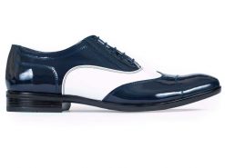 Biało-granatowe lakierki męskie - Spektatory, Al Capone, caponki, Austerity T16. Białe eleganckie półbuty Modini Moda Męska, ze skóry, casualowe, bez zapięcia. W wyprzedaży za 333.00 zł.