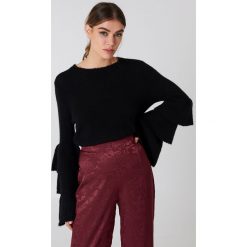NA-KD Dzianinowy sweter z rękawem z falbanami - Black. Swetry damskie marki NA-KD. W wyprzedaży za 85.36 zł.