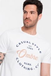 Ombre T-shirt męski z nadrukiem Ombre Casual Style biały V1 OM-TSPT-0144 S. Białe t-shirty męskie Ombre, m, bez wzorów, casualowe, bez kołnierzyka. Za 49.99 zł.