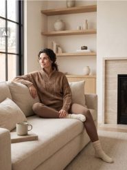 Sweter chunky half-zip z półgolfem, z domieszką wełny - beżowy. Brązowe swetry damskie Sinsay, l, bez wzorów, z wełny, bez kołnierzyka, bez ramiączek, bez kaptura. Za 69.99 zł.
