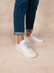 Buty sportowe damskie TBS Jazz. Niebieskie obuwie sportowe damskie TBS, bez wzorów, z materiału, do biegania. Za 501.05 zł.