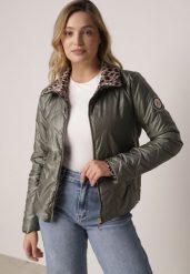 Zielona Dwustronna Kurtka Pikowana Ozdobiona Naszywką i Panterką Nemopis. Zielone kurtki damskie Born2be, l, z aplikacjami, z jeansu, bez kaptura. Za 139.99 zł.