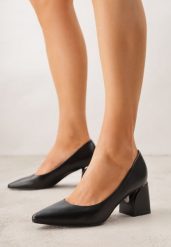 Czarne Czółenka na Stożkowym Słupku o Nicud. Czarne czółenka damskie Renee, bez wzorów, z jeansu, biznesowe, bez obcasa, na obcasie, bez zapięcia. Za 109.99 zł.