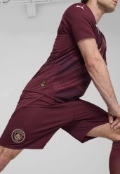 Męskie szorty Manchester City 24/25 PUMA Dark Jasper Red. Czerwone szorty męskie Puma, m, bez wzorów, z żakardem, klasyczne. Za 190.55 zł.